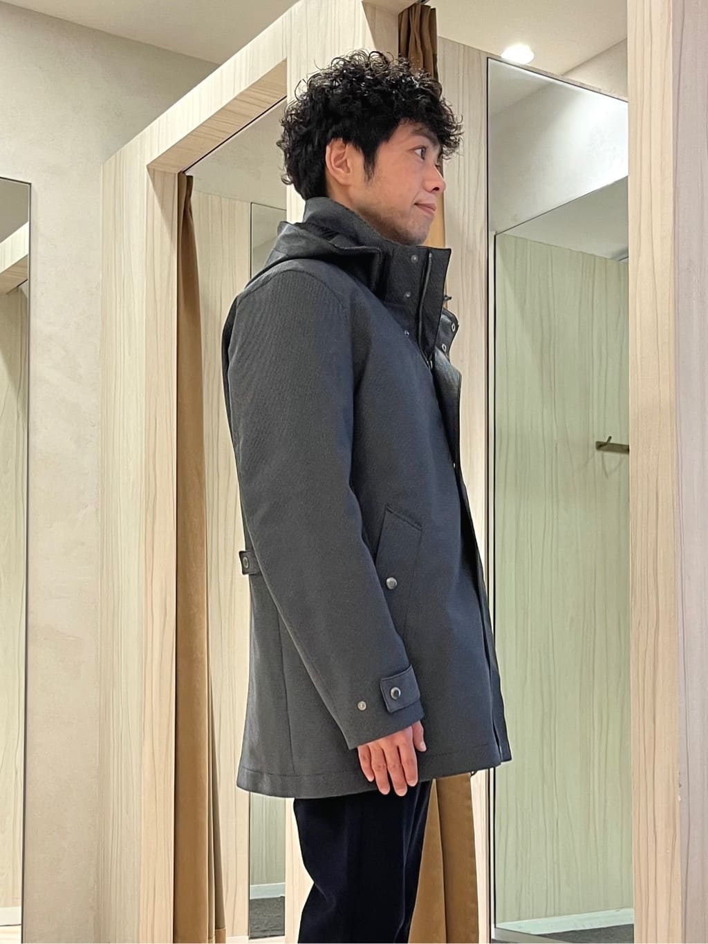 URAさんの「TAKEO KIKUCHI｜【Air Palette Knit】ワンポイント カラーニット プルオーバー」を使ったコーディネート