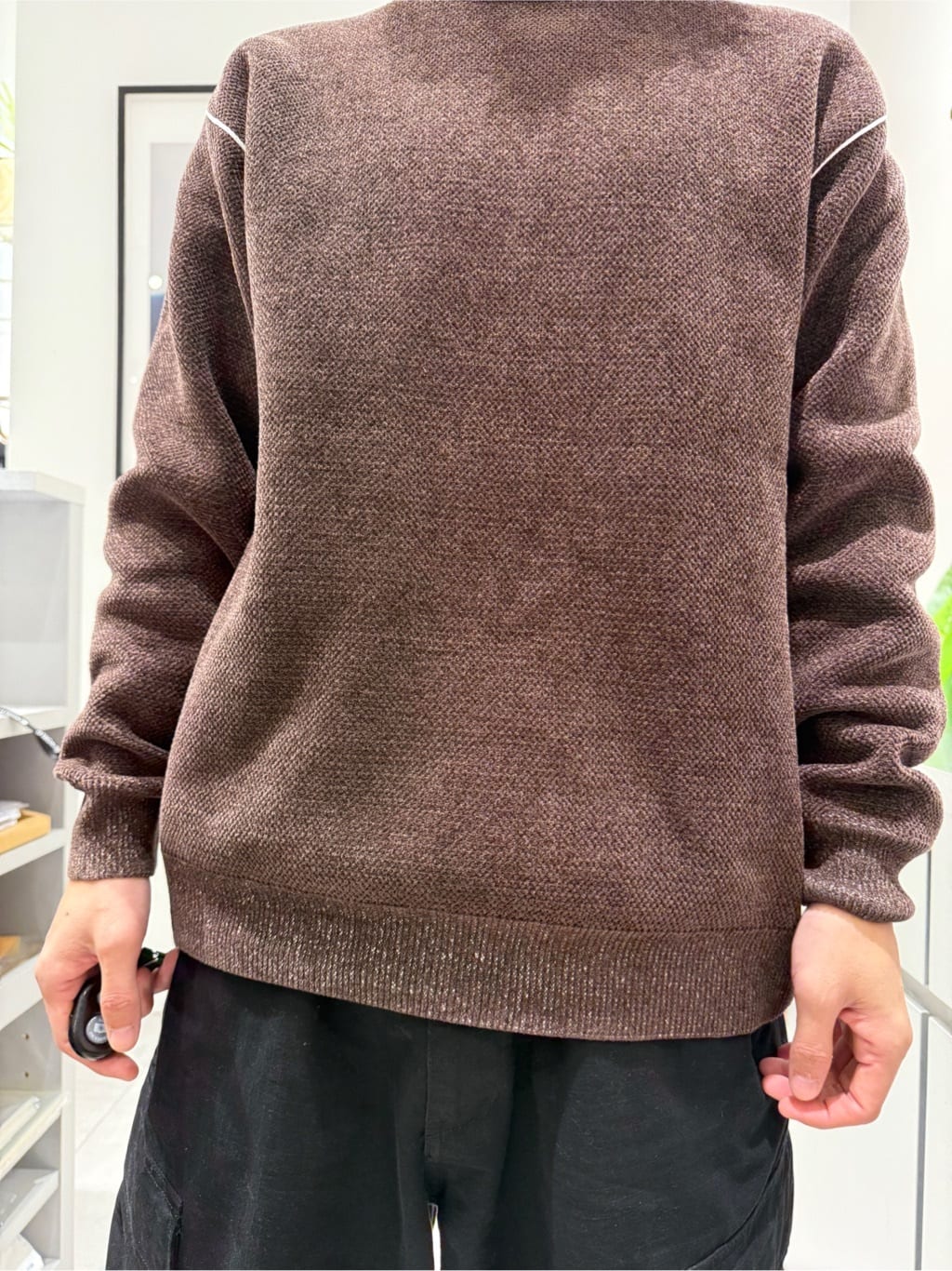 はさんの「THE SHOP TK｜【大人の上品カジュアルを叶える】ハグするニット 洗濯機OK／6色展開」を使ったコーディネート