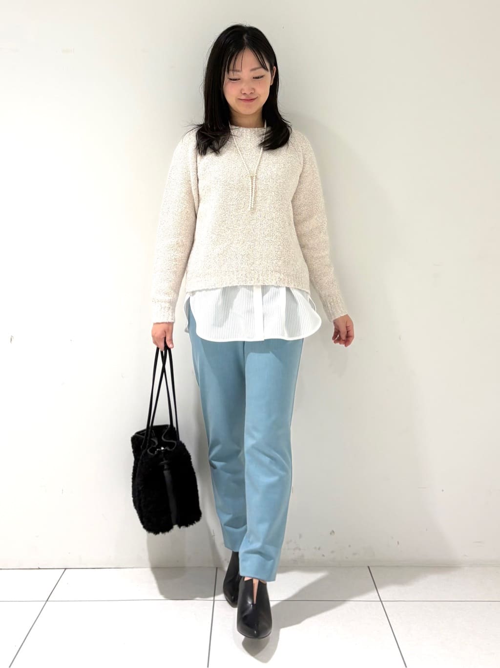 momokoさんの「INDIVI｜【洗える／ラメ／意匠感】ミックスブークレニット」を使ったコーディネート