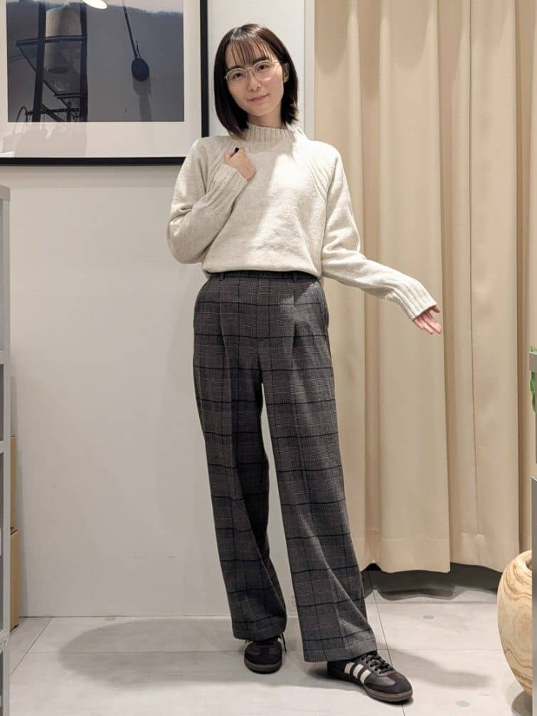 なめさんの「THE SHOP TK｜ふんわり柔らかきれい色 ウール混ハイネックニット」を使ったコーディネート