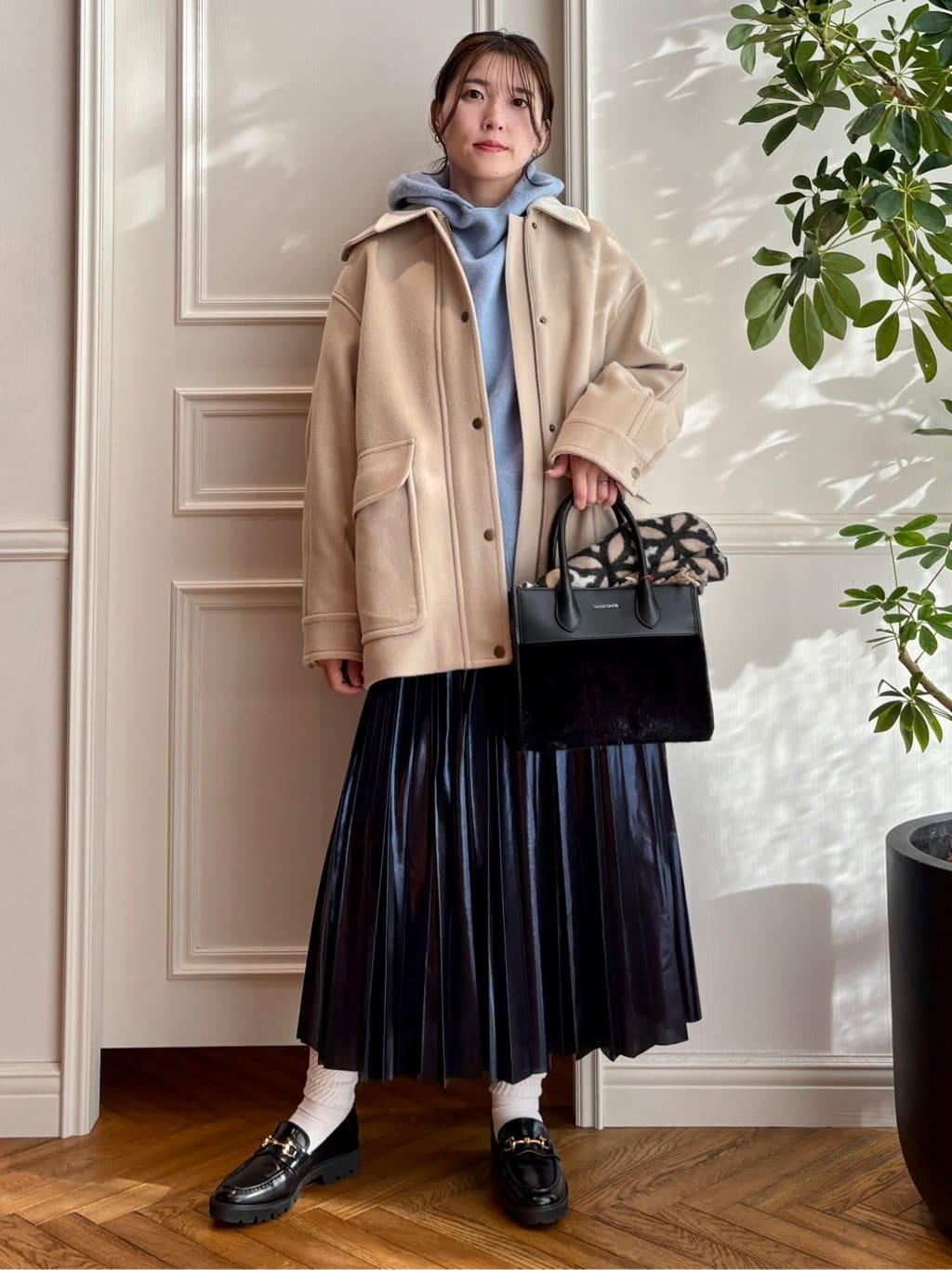 nakaoさんの「DRESSTERIOR｜◆【洗える/ストレッチ性/オンオフ】箔プリントプリーツスカート」を使ったコーディネート