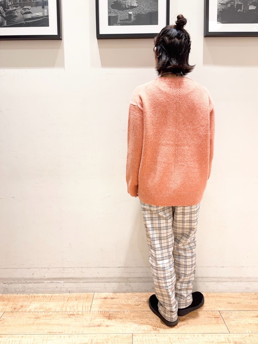 かふぇもか。さんの「SHOO･LA･RUE｜【洗濯機可/S-LL】すっきり上品に ベーシックテーパードパンツ」を使ったコーディネート
