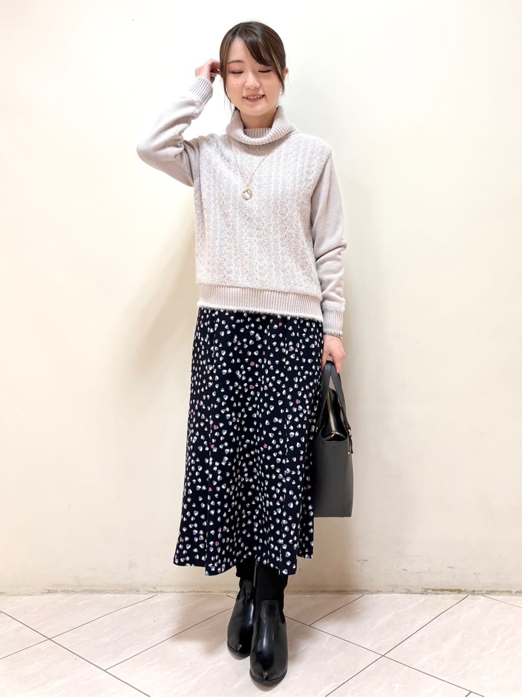 mikiさんの「Reflect｜【ほんのりラメ感◎】ふわふわフェザーヤーンハイネックニット」を使ったコーディネート