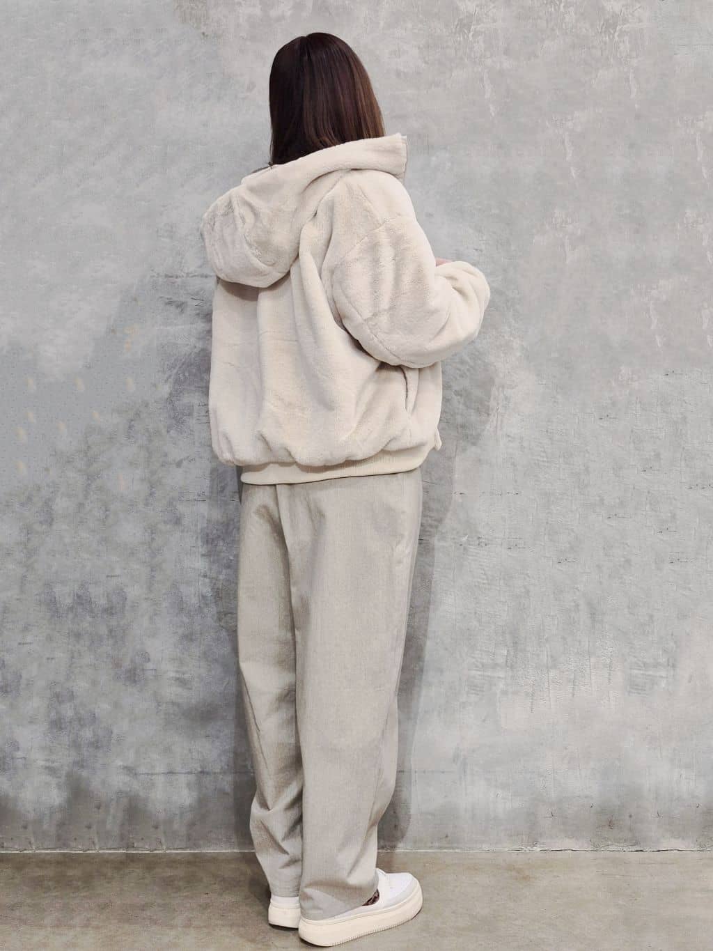 ひさえさんの「THE SHOP TK｜バレルレッグパンツ」を使ったコーディネート