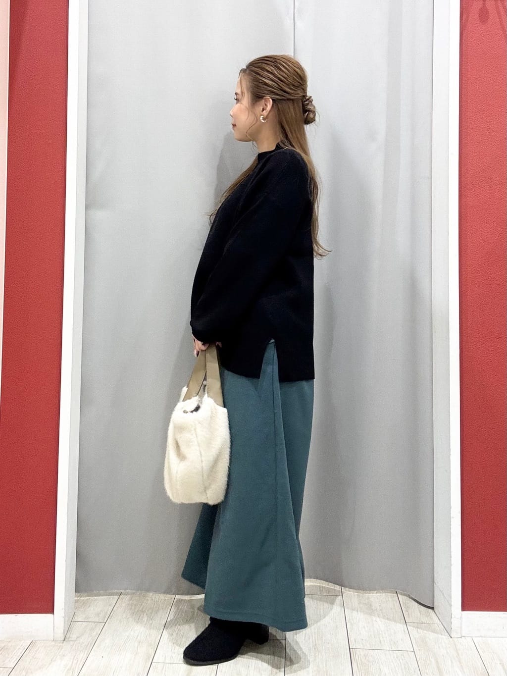 shioさんの「SHOO･LA･RUE｜【洗濯機可/撥水】フェイクファーフード ロングダウン」を使ったコーディネート