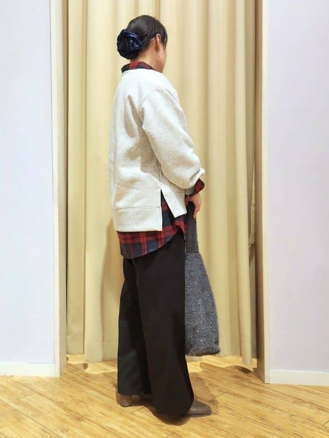 くまさんの「SHOO･LA･RUE｜【S-LL】柔らかさが癖になる 起毛コットン オーバーサイズシャツ」を使ったコーディネート