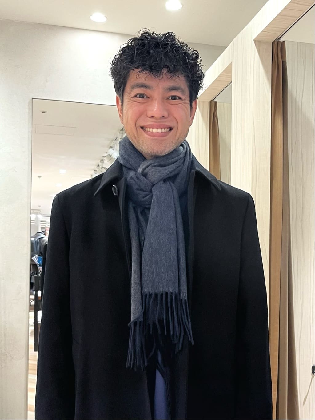 URAさんの「TAKEO KIKUCHI｜カシミヤブレンド ビーバー調ステンカラーコート」を使ったコーディネート