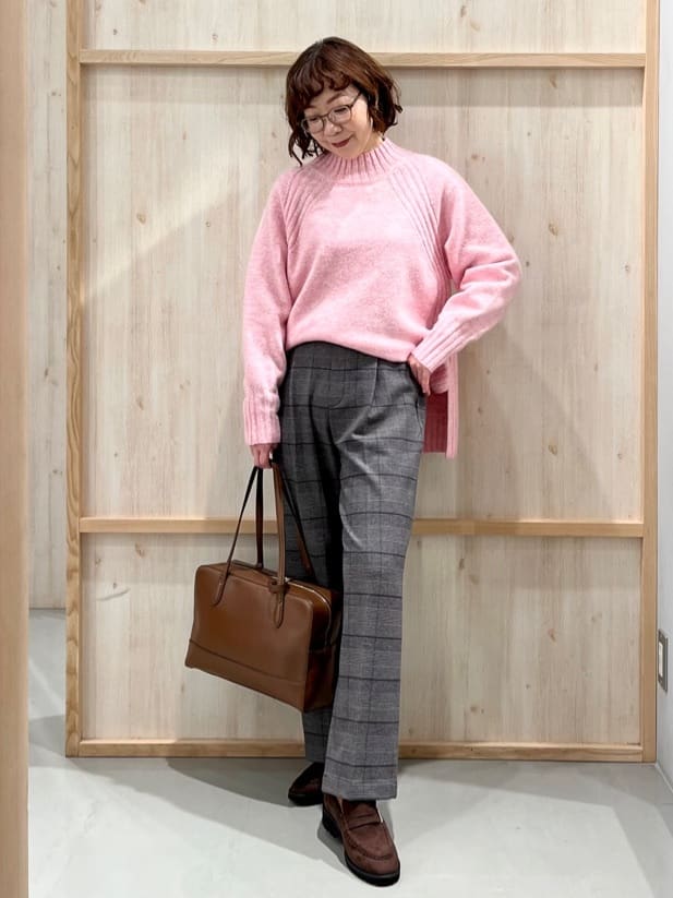 nakoさんの「THE SHOP TK｜ふんわり柔らかきれい色 ウール混ハイネックニット」を使ったコーディネート