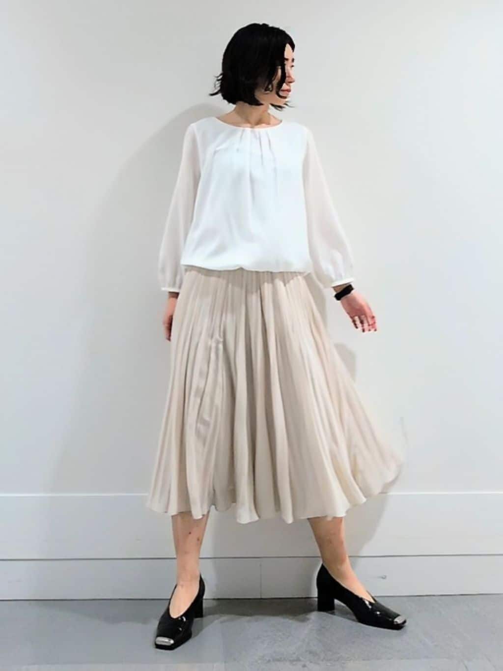 ミズタさんの「UNTITLED｜【透けにくい/ウエストイン見え】タックブラウス」を使ったコーディネート