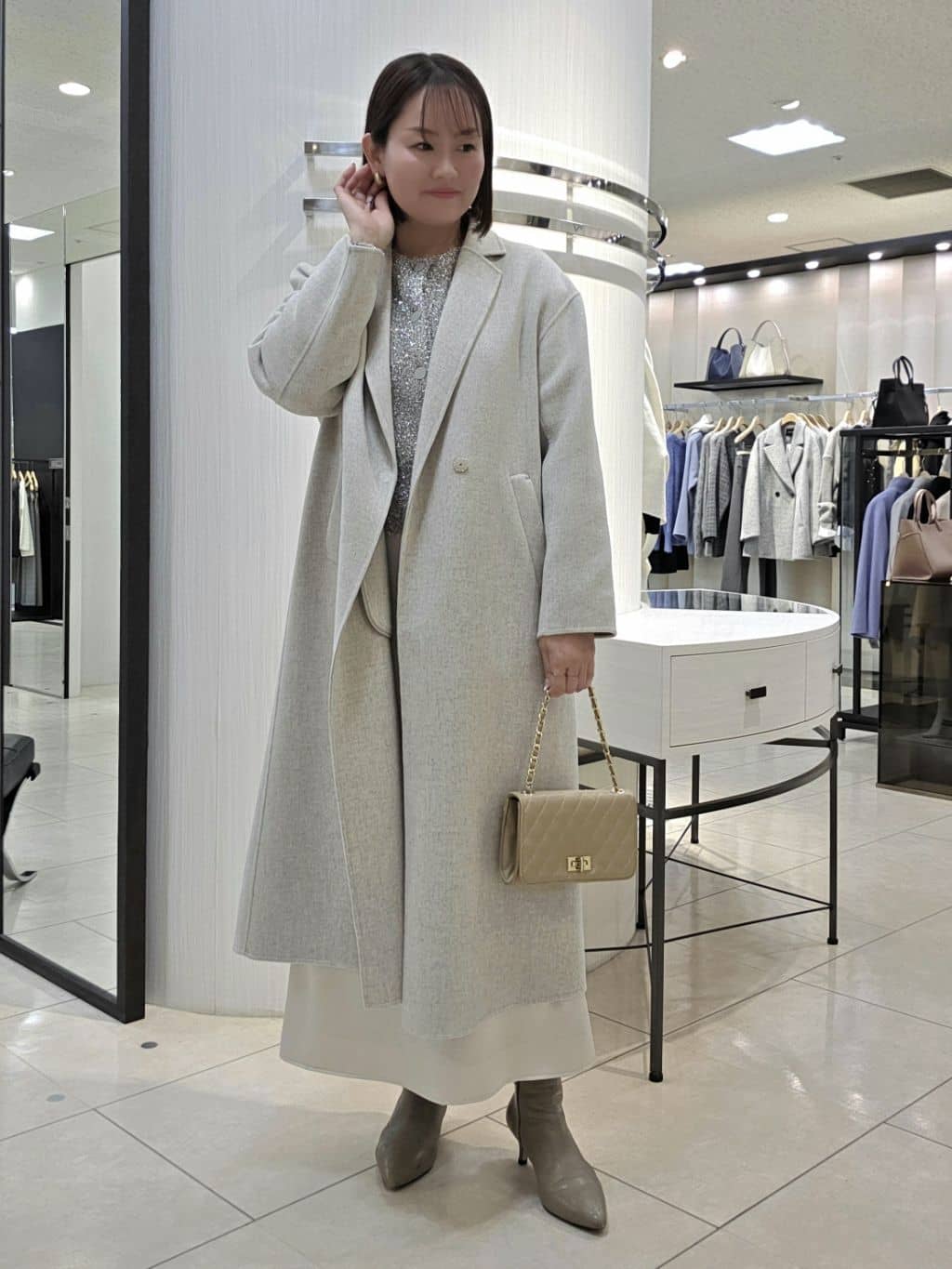 naokoさんの「UNTITLED｜【ロング丈/軽やか】テーラード　リバーコート」を使ったコーディネート