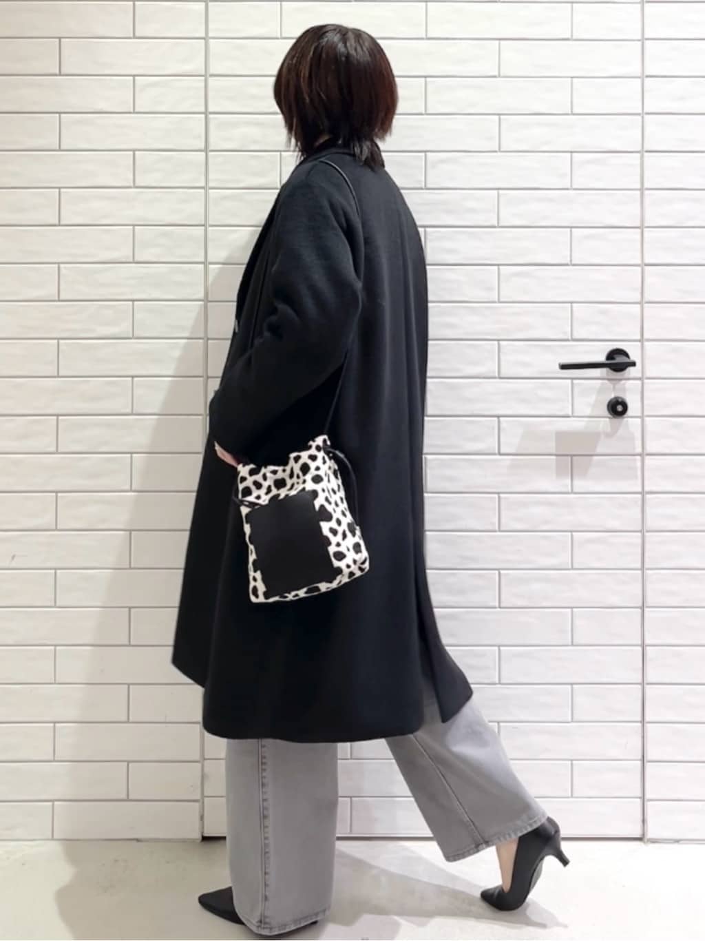 しおりさんの「OPAQUE.CLIP｜カシミヤブレンドウールチェスターコート」を使ったコーディネート