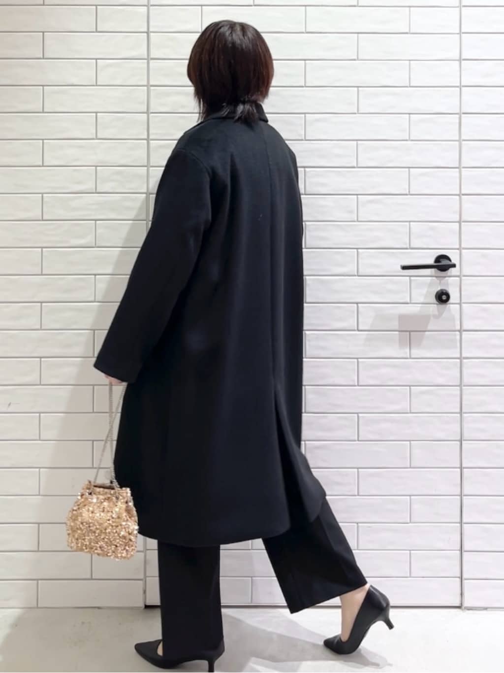 しおりさんの「OPAQUE.CLIP｜カシミヤブレンドウールチェスターコート」を使ったコーディネート