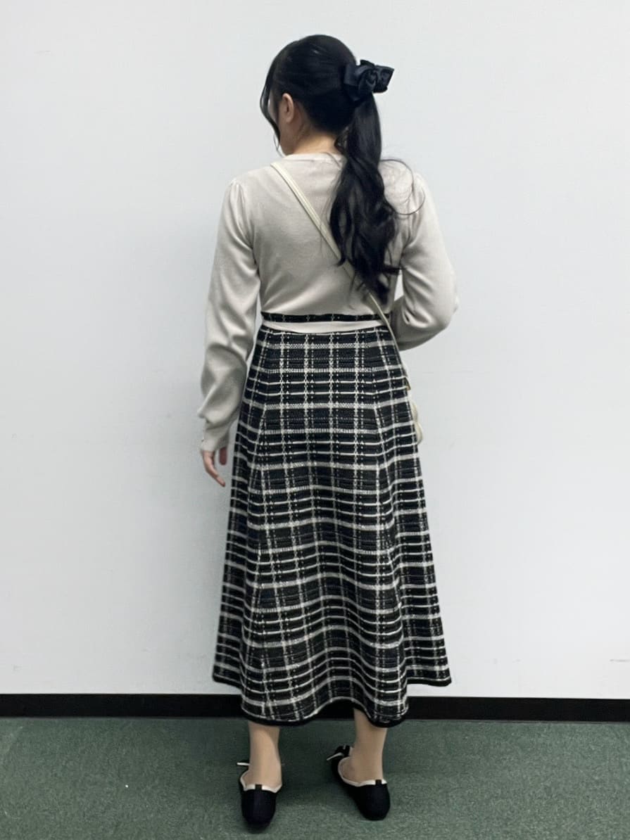 Hitomiさんの「index｜チェックラメジャカードニットワンピース」を使ったコーディネート