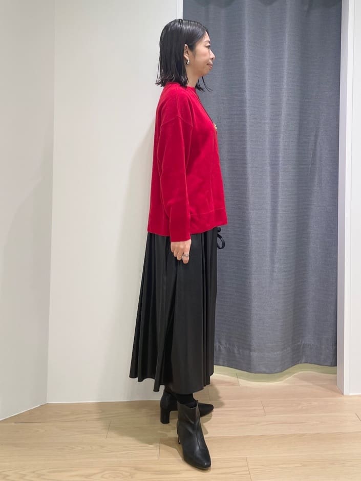 Mikoさんの「INDIVI｜【洗える／カシミヤ混】ボトルネック ドルマンスリーブニット」を使ったコーディネート