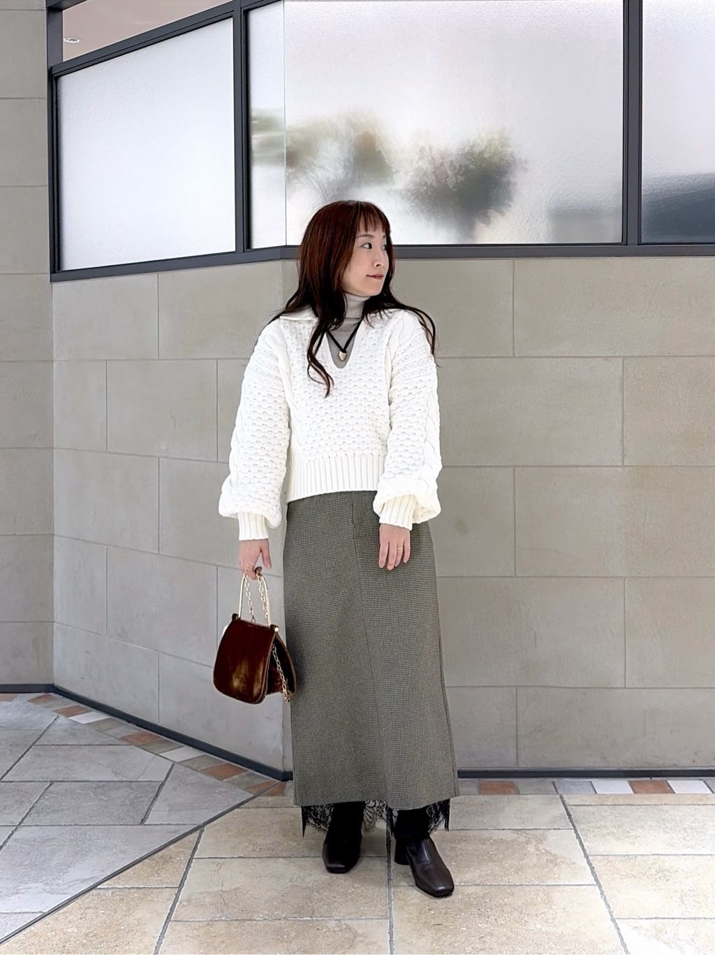 よねさんの「INDIVI｜スキッパーフォルムニット」を使ったコーディネート