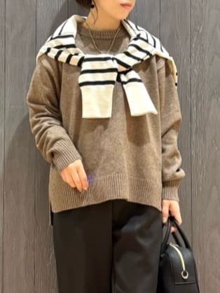 meiさんの「SHOO･LA･RUE｜【S-LL/洗濯機可】ふわふわがやみつきになる柔らかさ スウェットライクロゴニット」を使ったコーディネート
