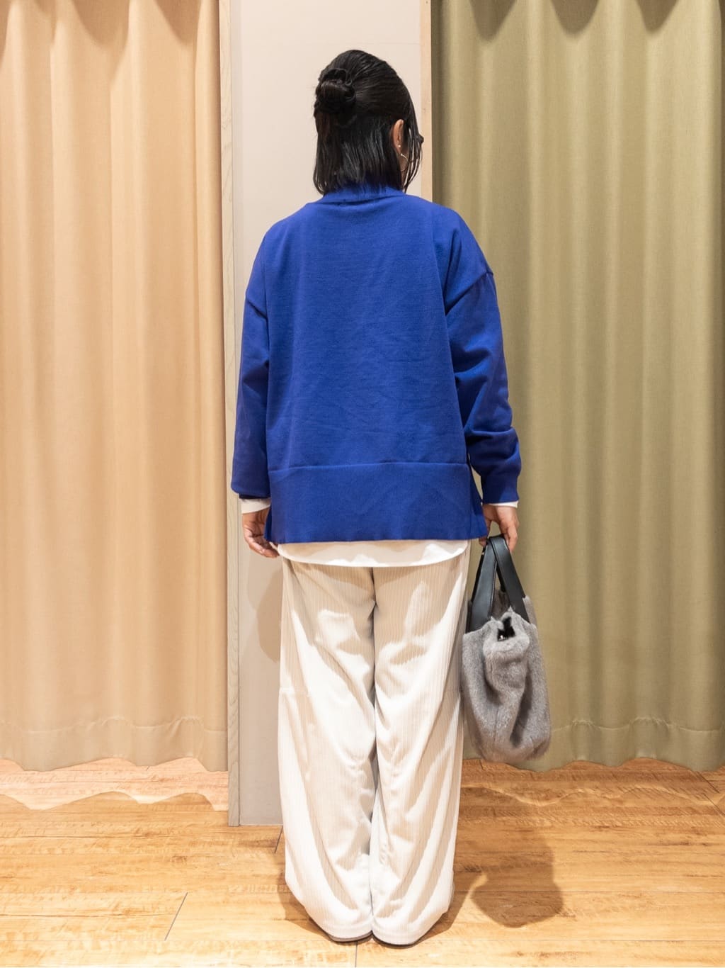 Kawa-sanさんの「SHOO･LA･RUE｜【2点セット/洗濯機可/S-LL】着回しがきく もちもちハイネックニット+裾シャツインナー」を使ったコーディネート