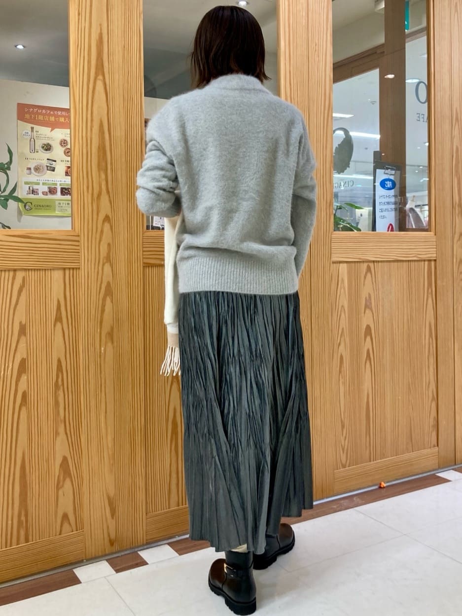 ゆうさんの「UNTITLED｜【大人な品格/ふわふわニット】フォックスカシミヤ コクーンニット」を使ったコーディネート