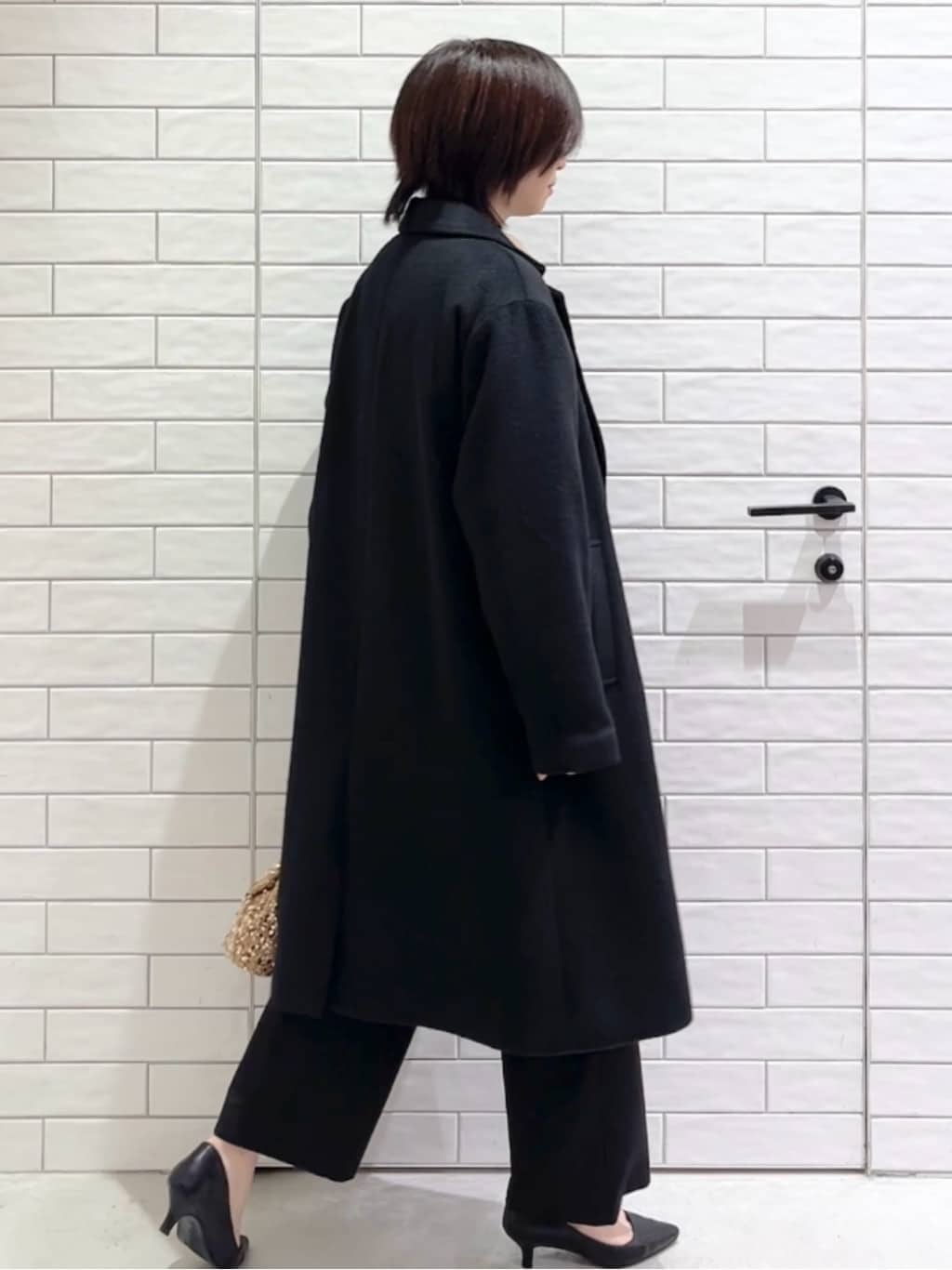 しおりさんの「OPAQUE.CLIP｜カシミヤブレンドウールチェスターコート」を使ったコーディネート