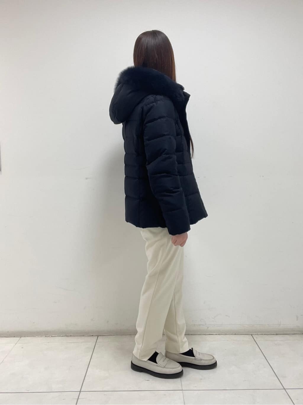 mさんの「INDIVI｜【名品／撥水／抗菌防臭】ショート丈リサイクルダウンコート」を使ったコーディネート