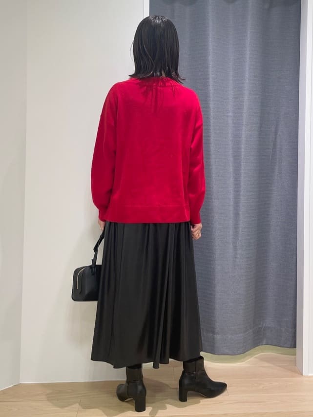Mikoさんの「INDIVI｜【洗える／カシミヤ混】ボトルネック ドルマンスリーブニット」を使ったコーディネート