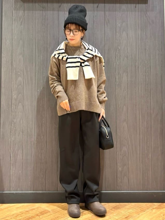 meiさんの「SHOO･LA･RUE｜【S-LL/洗濯機可】ふわふわがやみつきになる柔らかさ スウェットライクロゴニット」を使ったコーディネート
