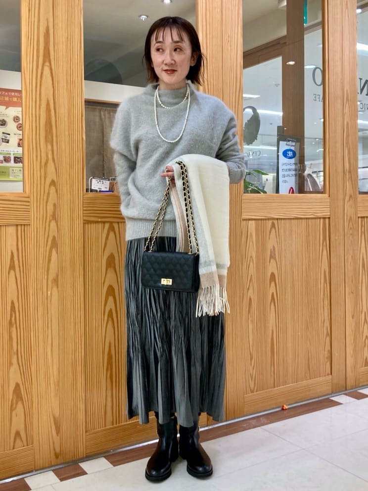 ゆうさんの「UNTITLED｜【大人な品格/ふわふわニット】フォックスカシミヤ コクーンニット」を使ったコーディネート