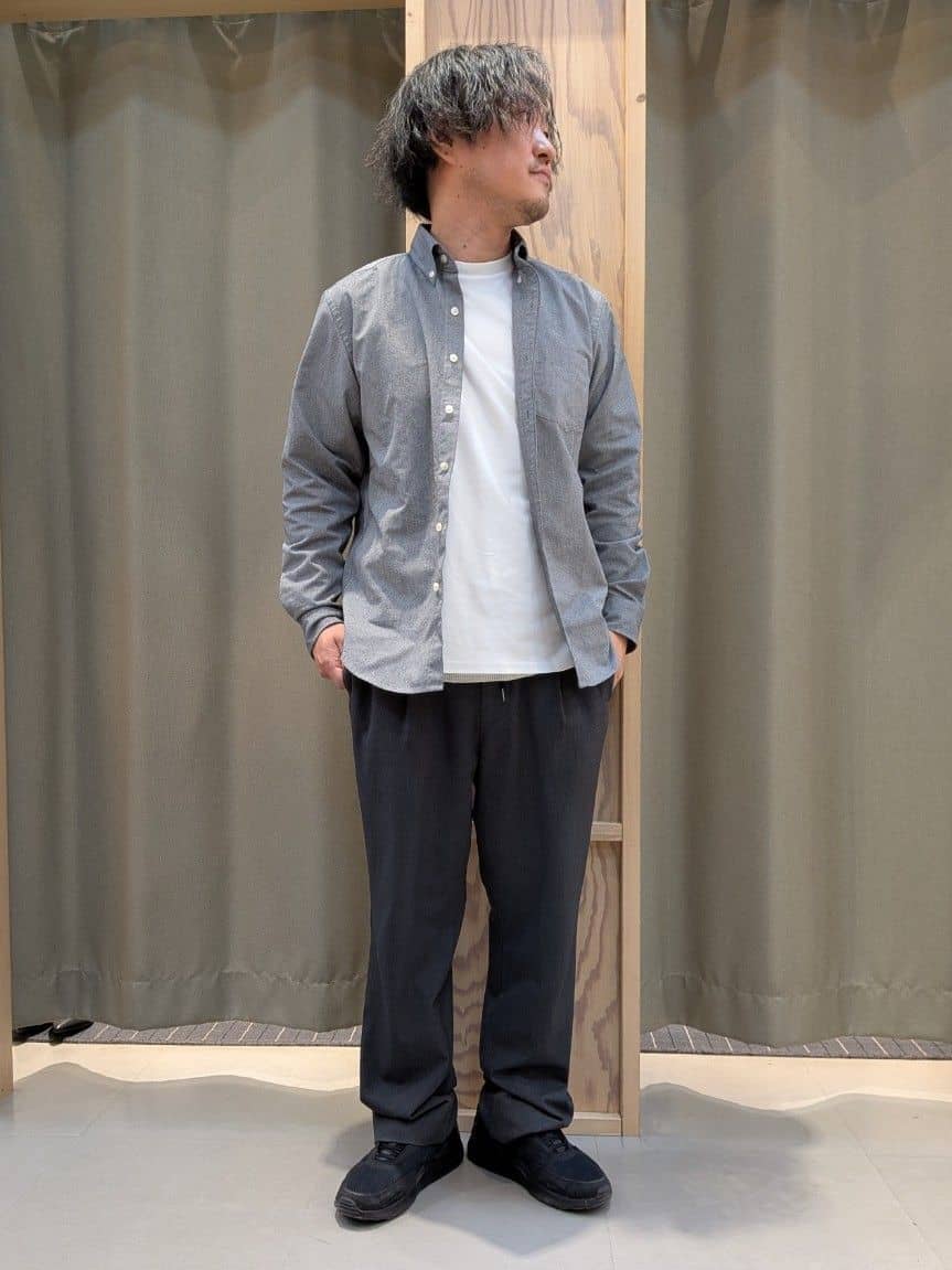 okcさんの「THE SHOP TK｜【ON/OFF兼用】シャンブレー オックスシャツ 洗濯機OK / 吸水速乾 / 汗じみ防止」を使ったコーディネート