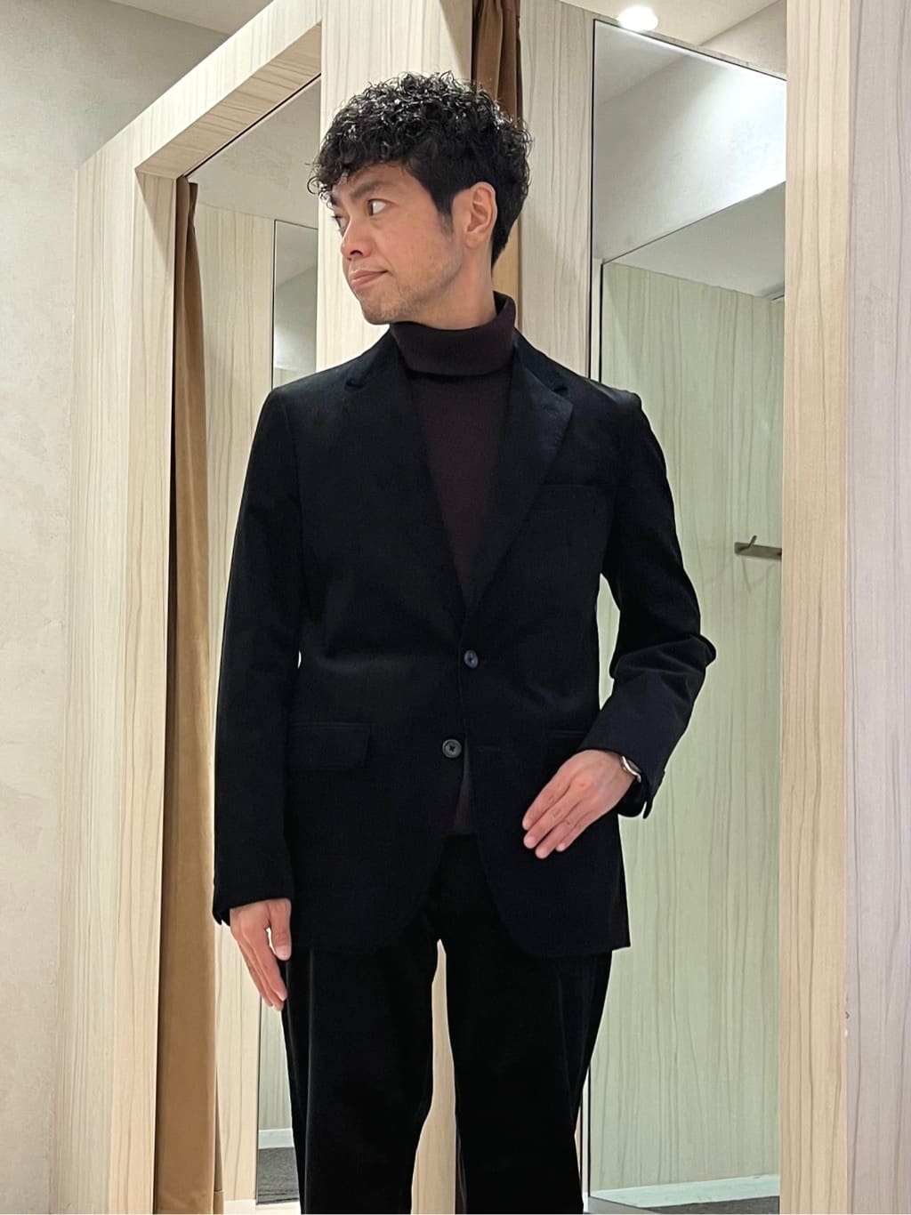 URAさんの「TAKEO KIKUCHI｜【Sサイズ～】ストレッチコーデュロイ ジャケット」を使ったコーディネート
