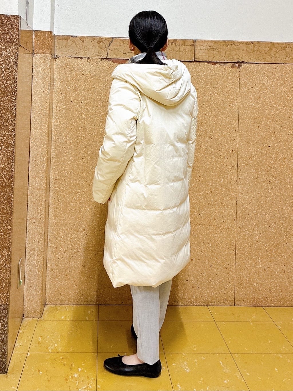 hattoriさんの「INDIVI｜【撥水／洗える】ステッチレス ロングダウンコート」を使ったコーディネート