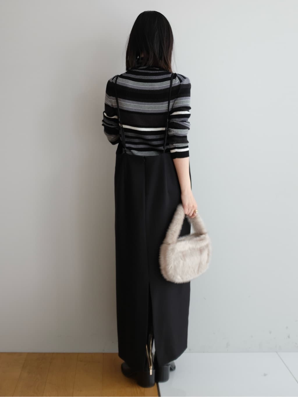 Kishimotoさんの「DRESSTERIOR｜シルクブレンドメリノウールリブプルオーバー」を使ったコーディネート