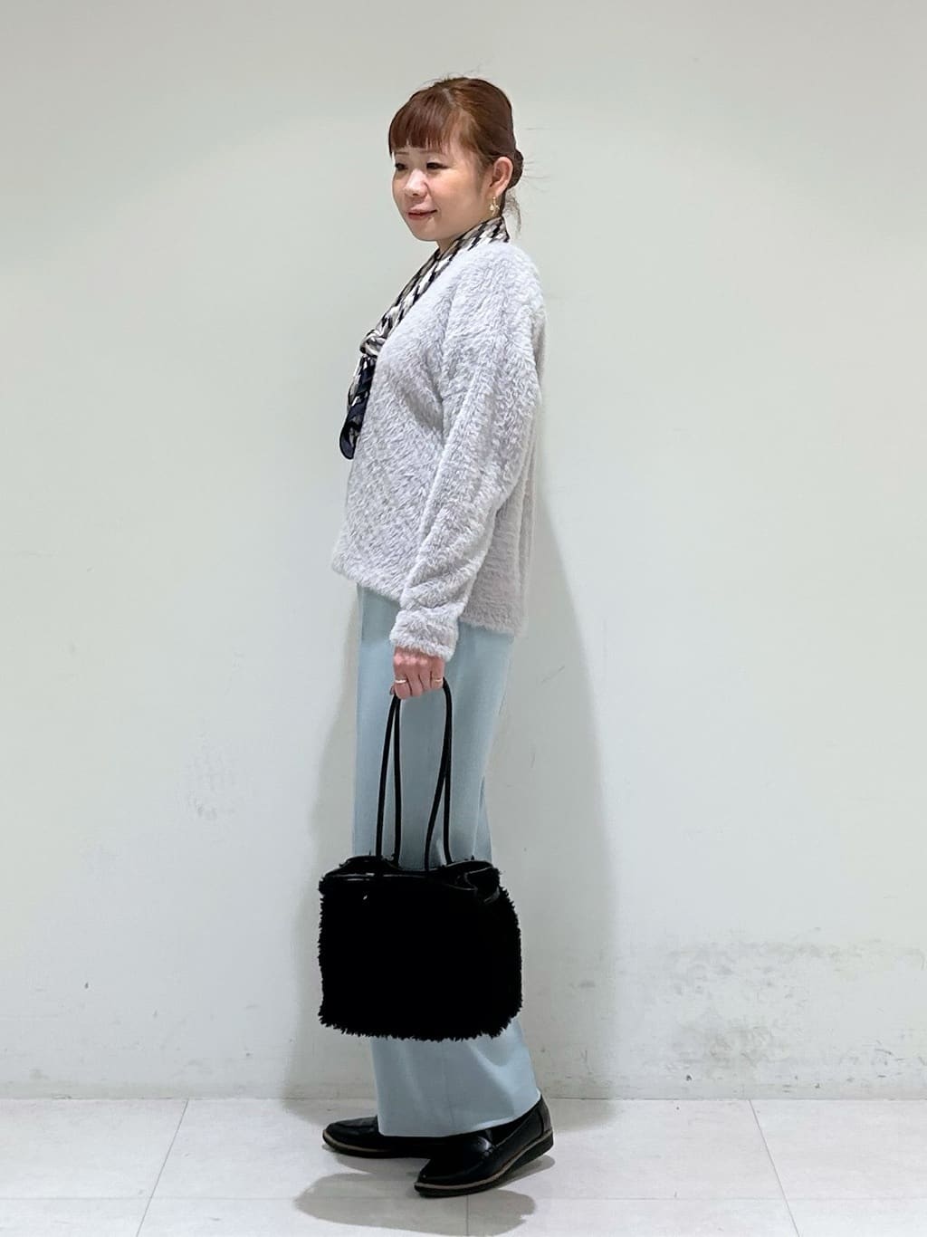 tsuyuさんの「INDIVI｜【洗える】エアリーシャギートップス」を使ったコーディネート