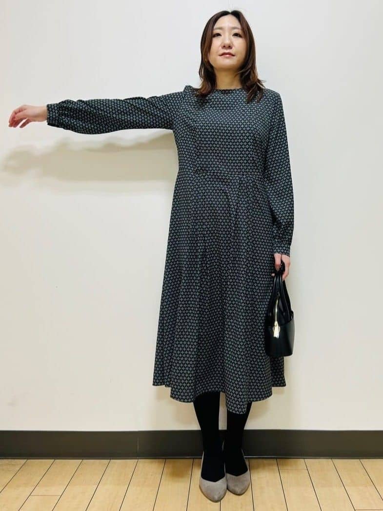 miiiさんの「Reflect｜【通勤/お出かけ◎】ジオメプリントクラシカルワンピース」を使ったコーディネート
