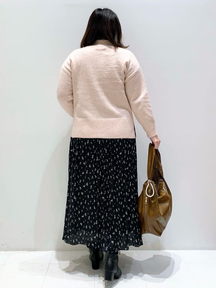 みいちゃんさんの「grove｜【洗える】ふんわりウール混オーバーサイズニット」を使ったコーディネート
