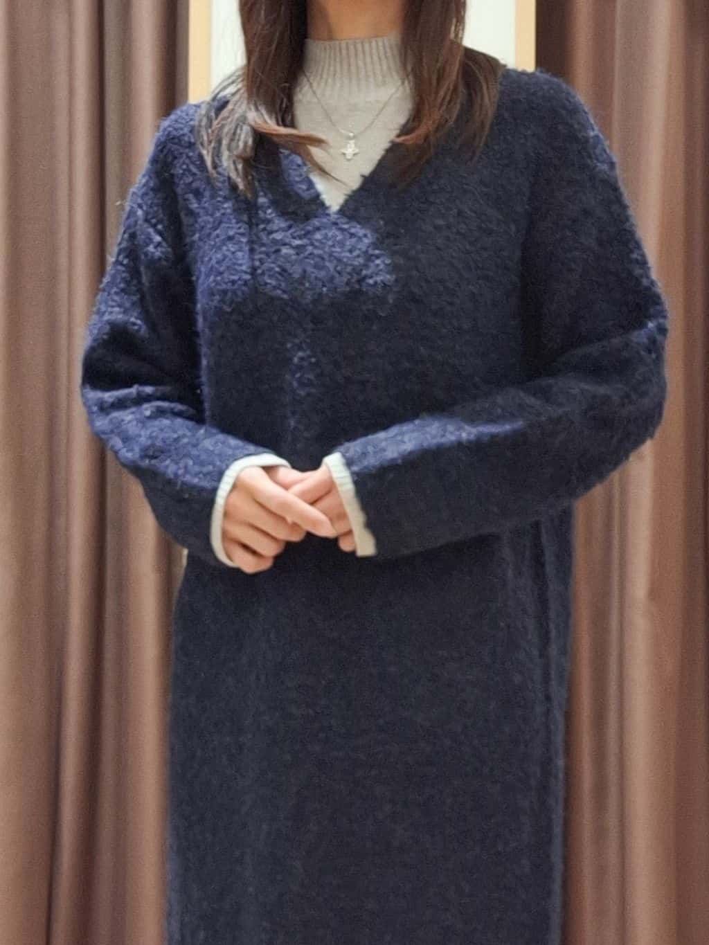ウタさんの「grove｜一枚でレイヤードコーデ完成！ブークレーニットワンピース」を使ったコーディネート