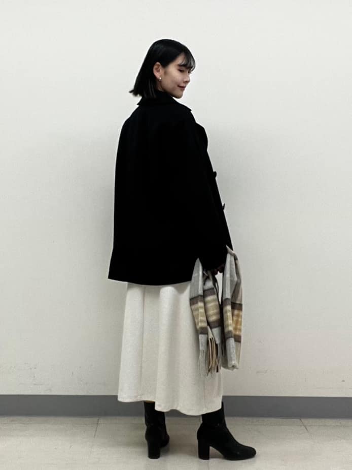 hinanoさんの「INDIVI｜【軽やか／ゆったり】ウール混ショートトレンチコート」を使ったコーディネート
