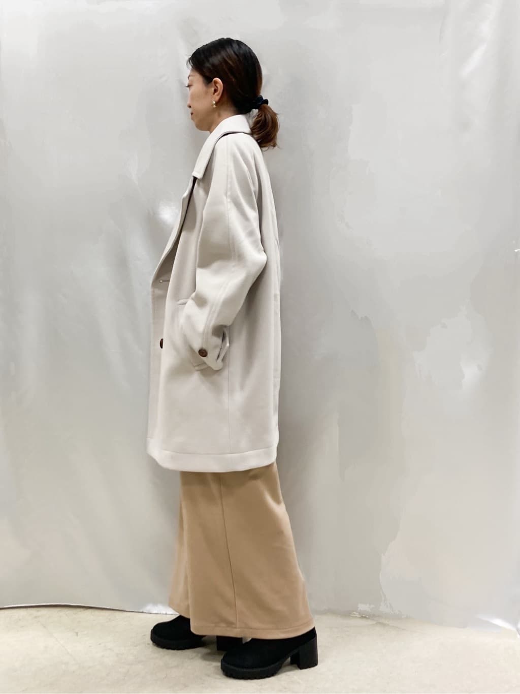 thさんの「SHOO･LA･RUE｜【S-LL/洗濯機可】さりげないラメが上品　クルーネックニット」を使ったコーディネート