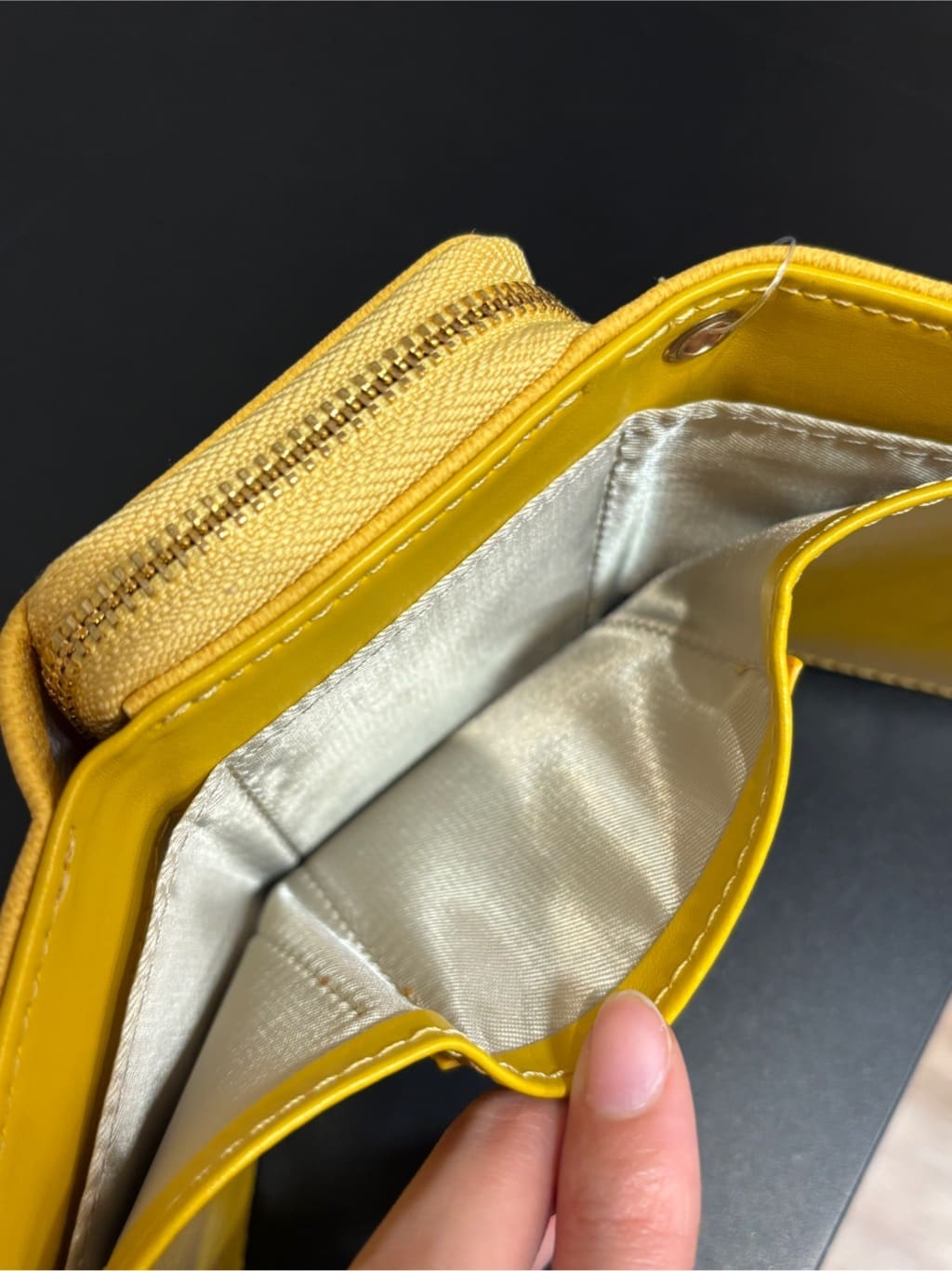 yamaさんの「SHOO･LA･RUE｜【選べる10色/推し活にも/コンパクト】三つ折りミニ財布」を使ったコーディネート