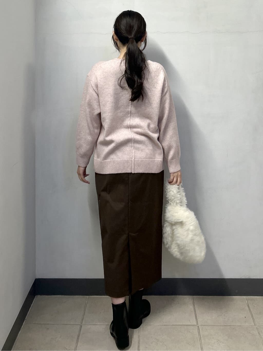 sayaさんの「OPAQUE.CLIP｜リラクシークルーネックニット【洗濯機OK】」を使ったコーディネート