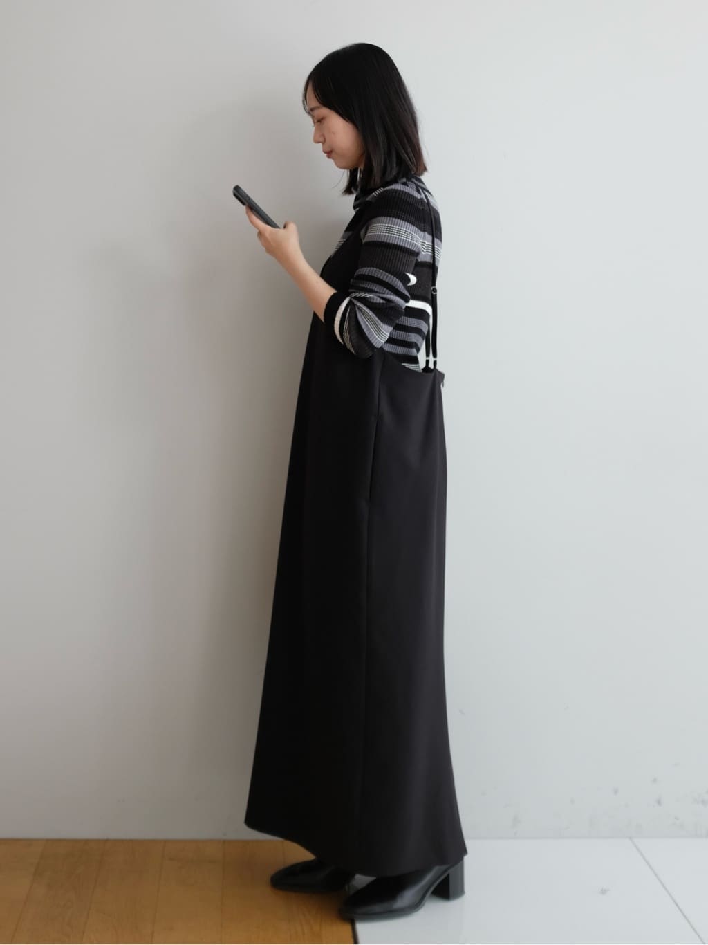 Kishimotoさんの「DRESSTERIOR｜シルクブレンドメリノウールリブプルオーバー」を使ったコーディネート