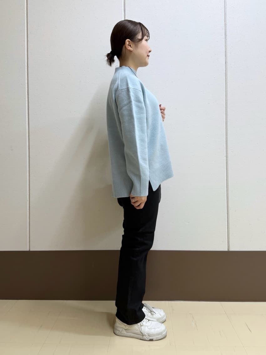 Rikoさんの「INDIVI｜【冬ニット人気NO．1！／カシミヤ混】ミドルゲージハイネックニット」を使ったコーディネート