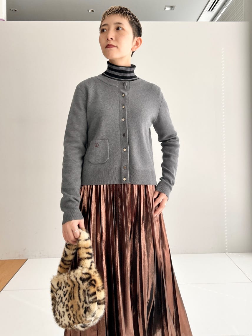OCHIAIさんの「DRESSTERIOR｜シルクブレンドメリノウールリブプルオーバー」を使ったコーディネート
