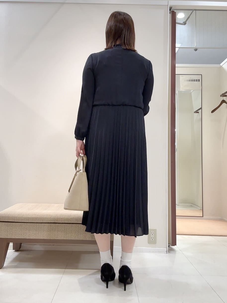 YUIさんの「UNTITLED｜◆【フォーマル/洗える】ボウタイ プリーツワンピース」を使ったコーディネート