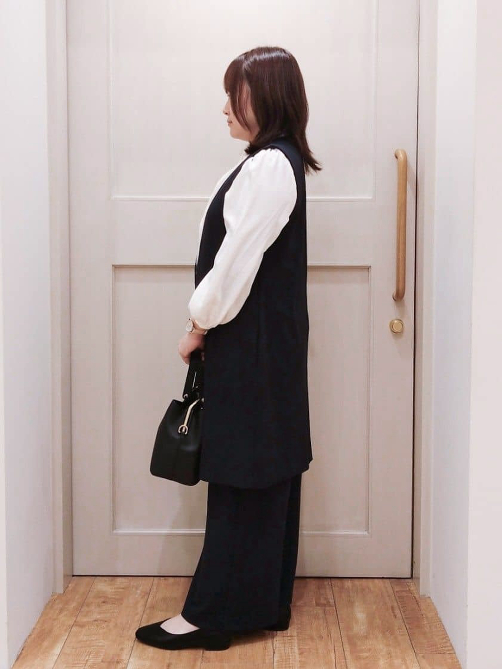 みーさんの「SHOO･LA･RUE｜【洗濯機可/セットアップ可/S-3L】きちんと楽に。カットジョーゼット ロングジレ」を使ったコーディネート