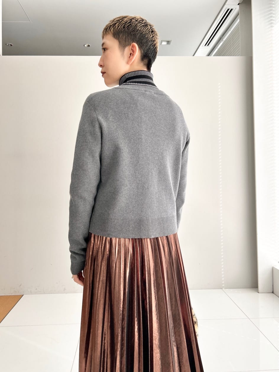 OCHIAIさんの「DRESSTERIOR｜シルクブレンドメリノウールリブプルオーバー」を使ったコーディネート