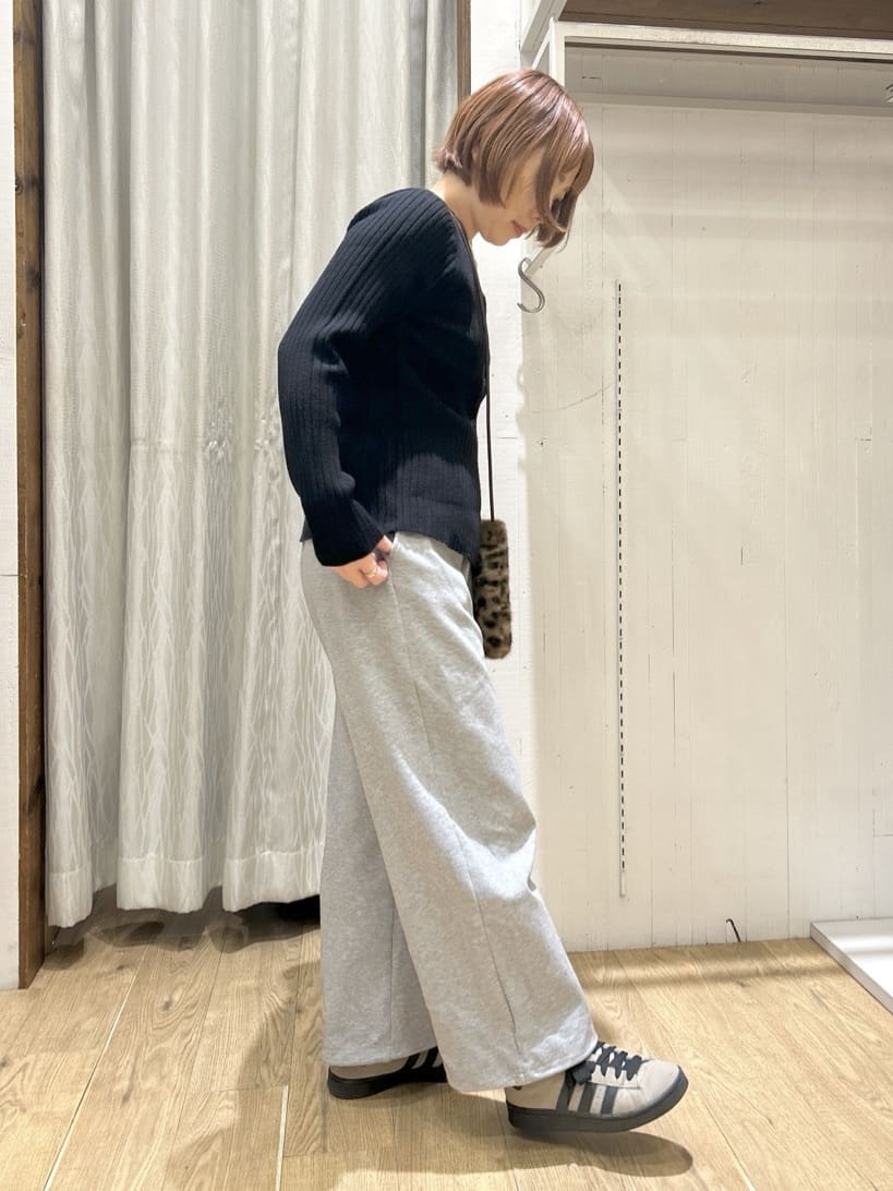 ga_riさんの「THE SHOP TK｜【アンチピリング/静電気防止/洗える】ヘンリーレイヤードニット」を使ったコーディネート