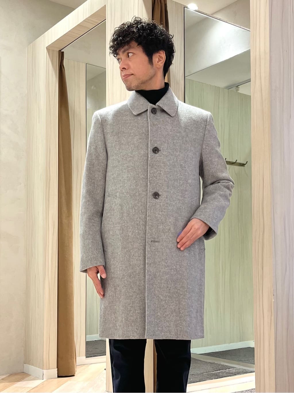URAさんの「TAKEO KIKUCHI｜カシミヤブレンド ビーバー調ステンカラーコート」を使ったコーディネート