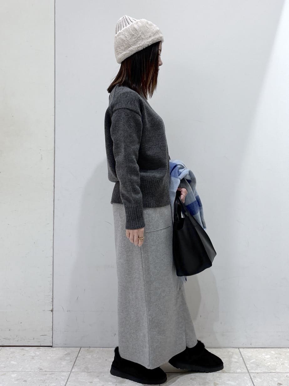 mameさんの「OPAQUE.CLIP｜カシミヤブレンドウールミドルピーコート」を使ったコーディネート