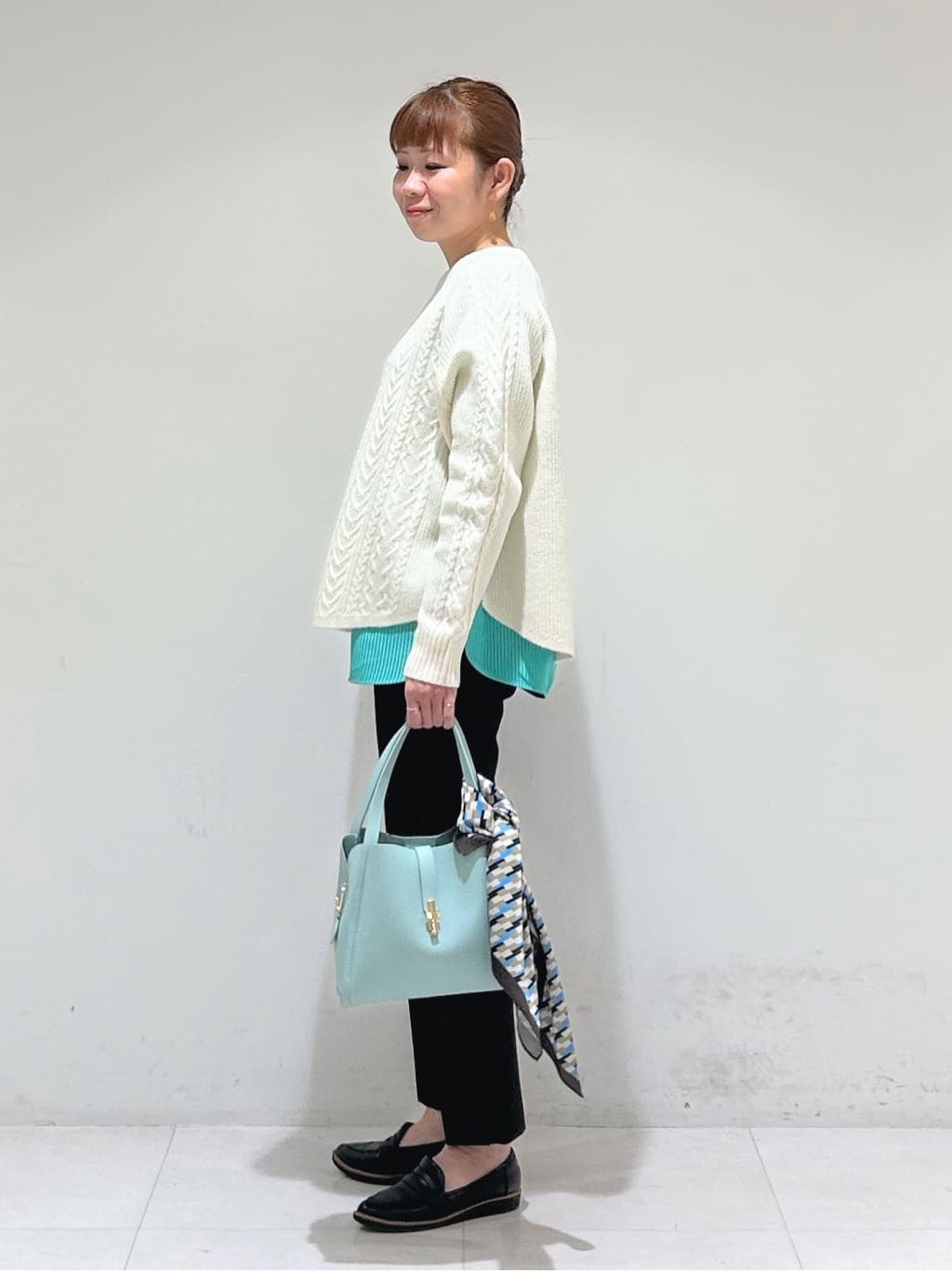 tsuyuさんの「INDIVI｜【撥水／洗える／デザイン衿】ステッチレス ショートダウンコート」を使ったコーディネート