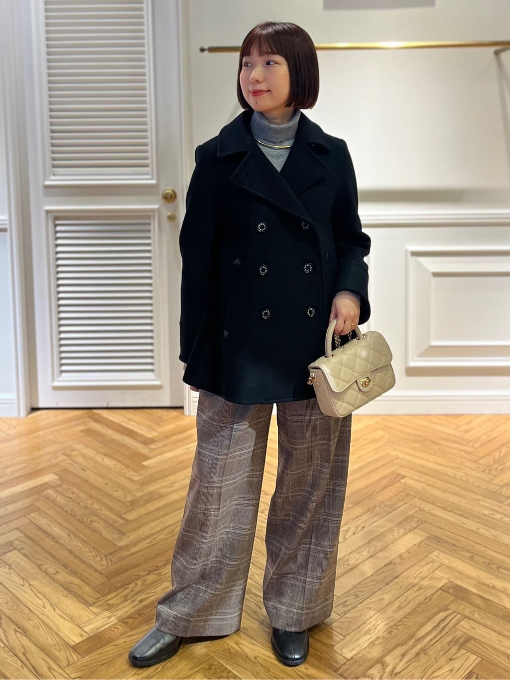 つじ まこさんの「DRESSTERIOR｜◆ショートブーツ」を使ったコーディネート